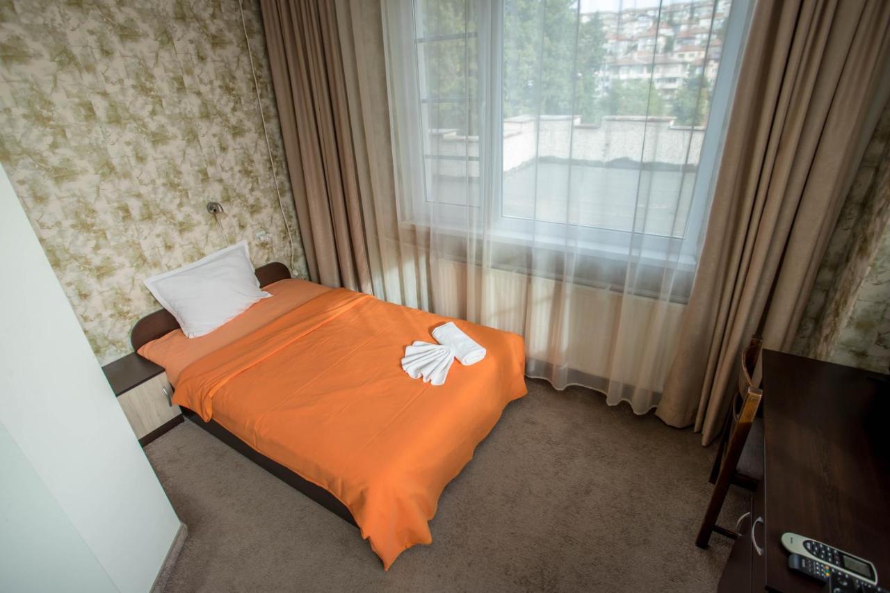 Park Hotel Ivailo Veliko Tarnovo Exterior foto