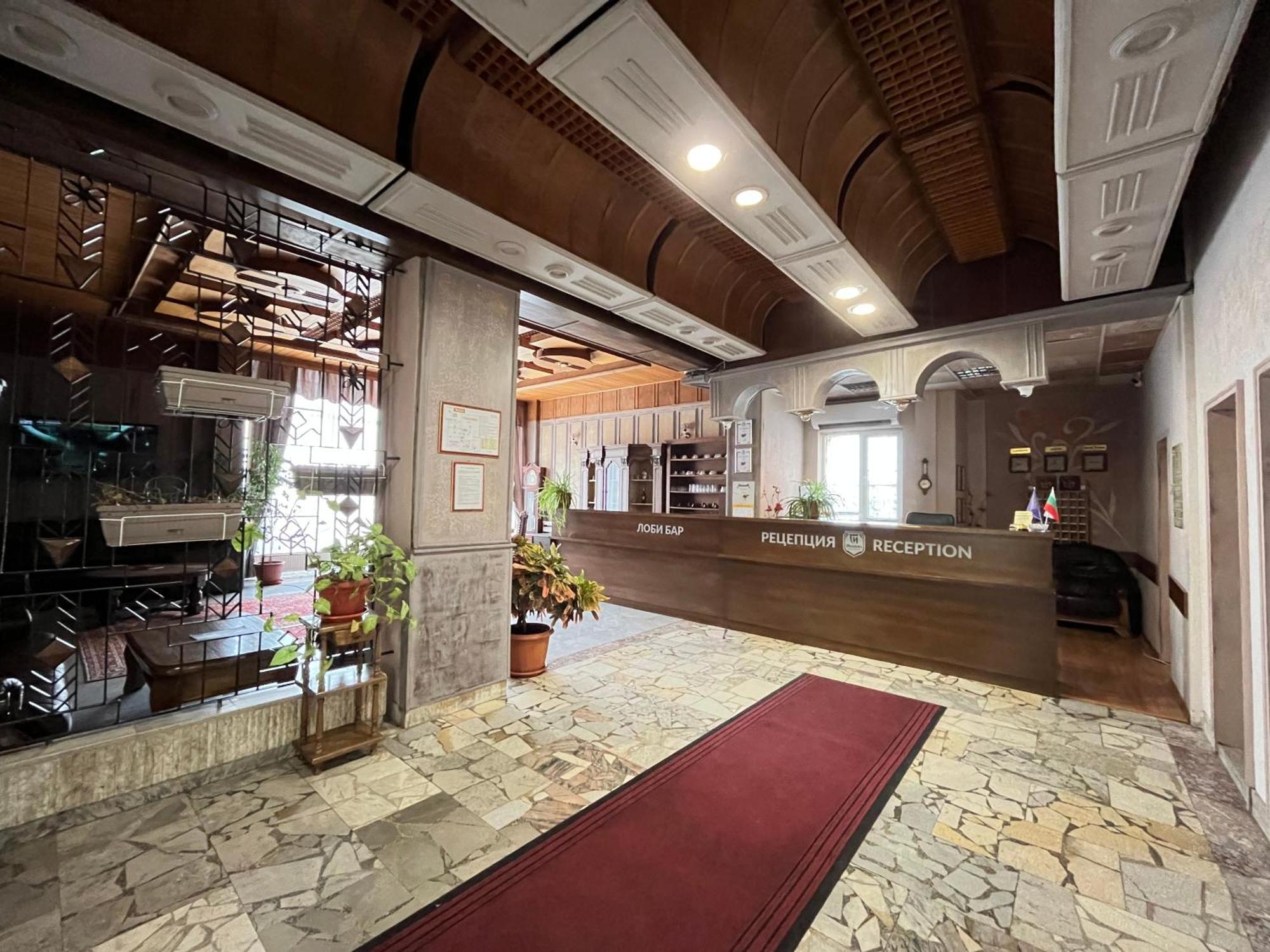Park Hotel Ivailo Veliko Tarnovo Exterior foto