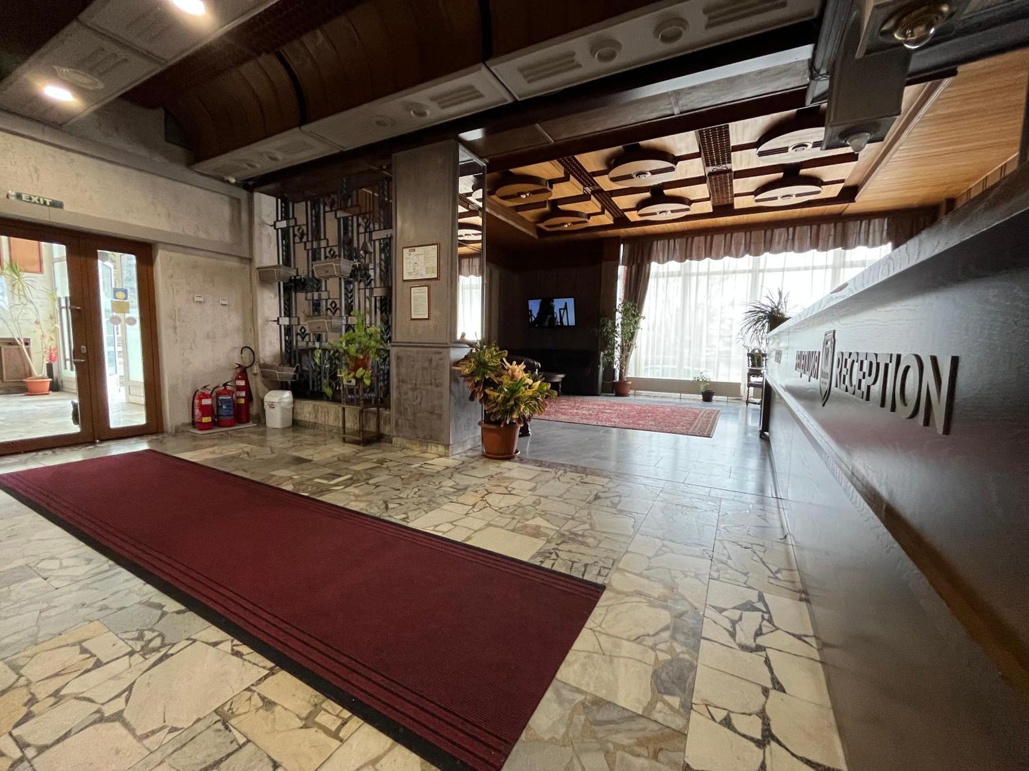 Park Hotel Ivailo Veliko Tarnovo Exterior foto