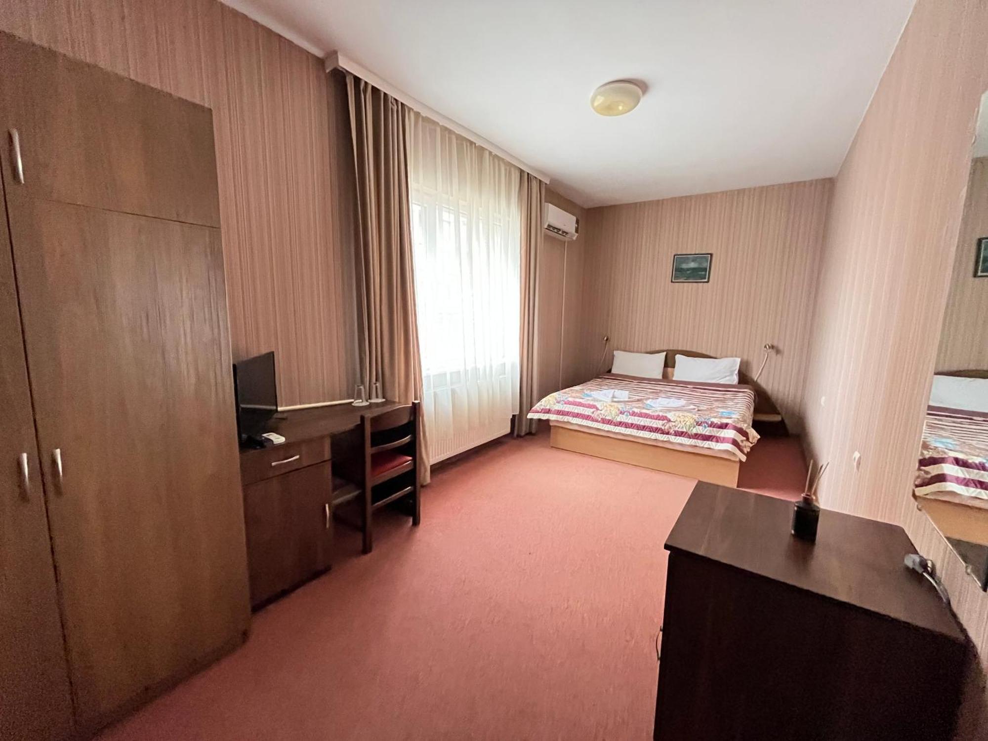 Park Hotel Ivailo Veliko Tarnovo Quarto foto