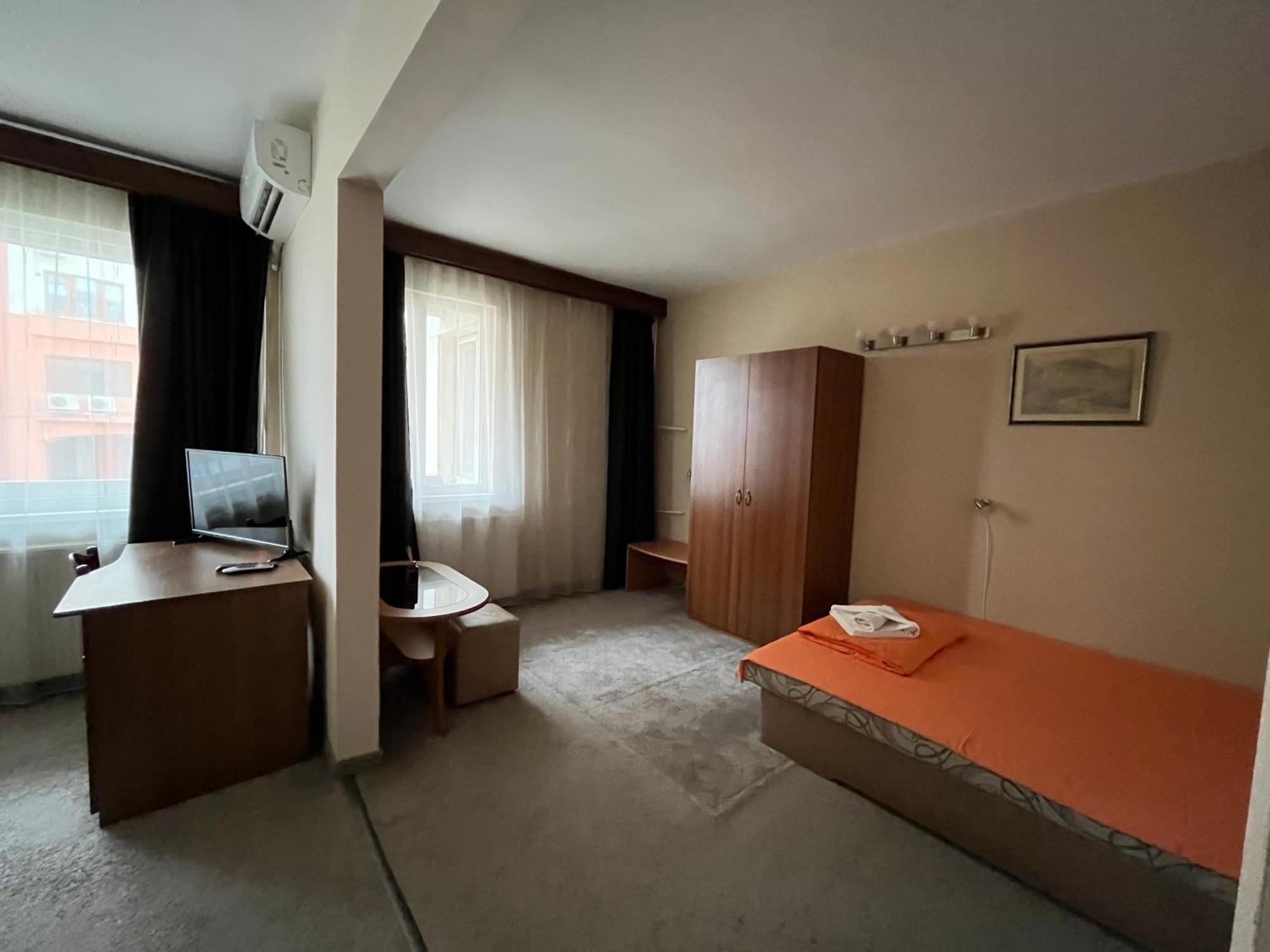 Park Hotel Ivailo Veliko Tarnovo Quarto foto