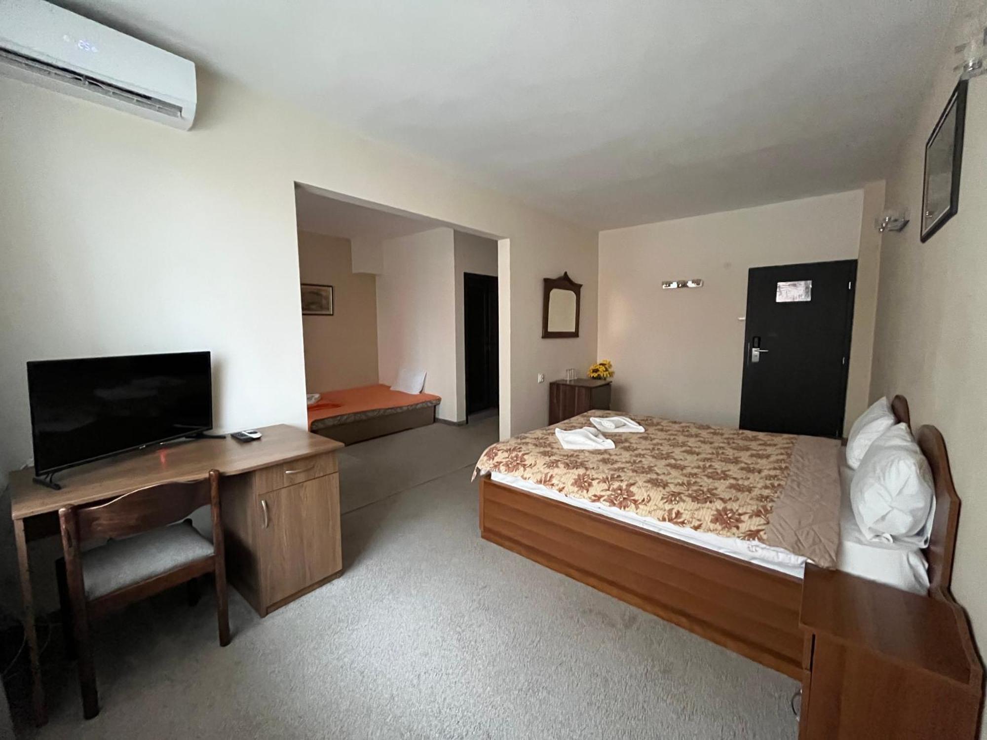 Park Hotel Ivailo Veliko Tarnovo Quarto foto