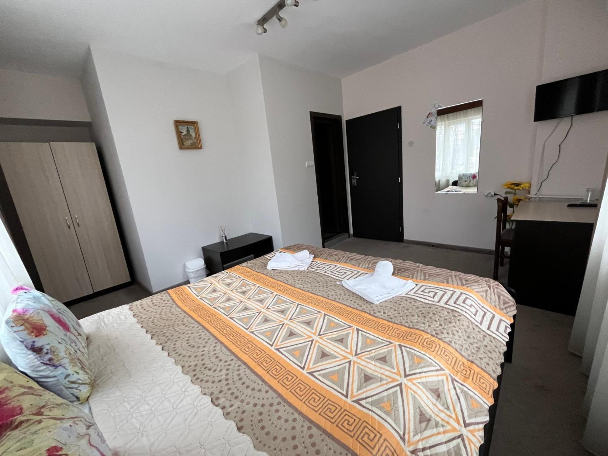Park Hotel Ivailo Veliko Tarnovo Exterior foto